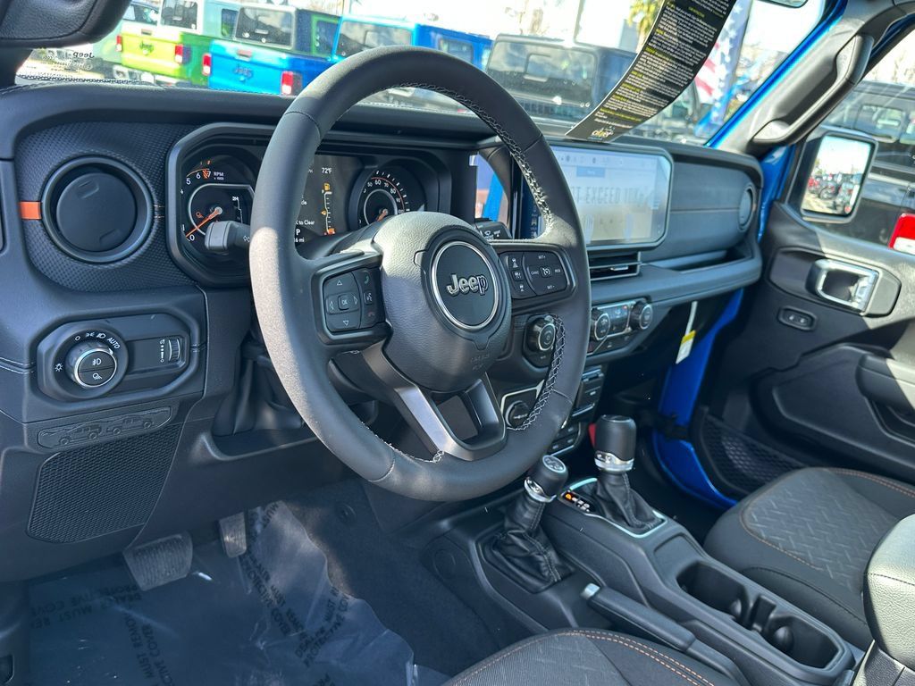New 2026 Jeep Gladiator Mojave w/ Technology Group AWD/4WD image 18