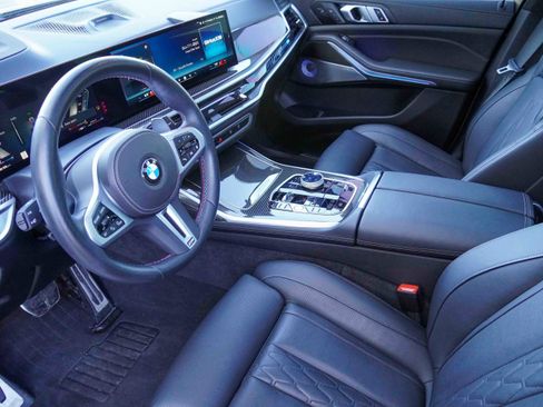 Certified 2025 BMW X7 M60i image 9