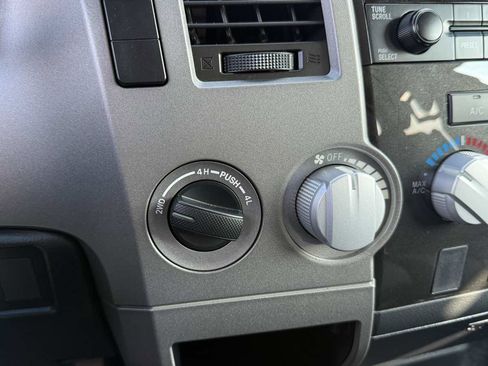 Used 2012 Toyota Tundra 4x4 Double Cab image 23