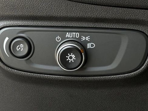 Used 2020 Chevrolet Equinox LT FWD image 21