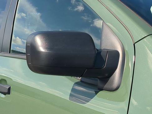 Used 2024 Nissan Titan SV w/ SV Bronze Edition Package image 11