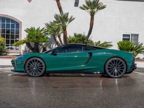 Used 2023 McLaren GT image 3