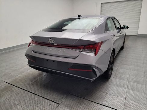 Used 2025 Hyundai Elantra SEL image 7