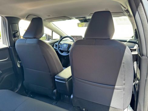 Used 2024 Toyota Prius LE FWD image 33