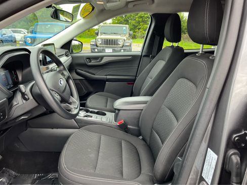Used 2025 Ford Escape Active AWD/4WD image 9