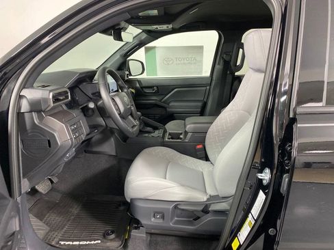 New 2025 Toyota Tacoma SR5 image 7
