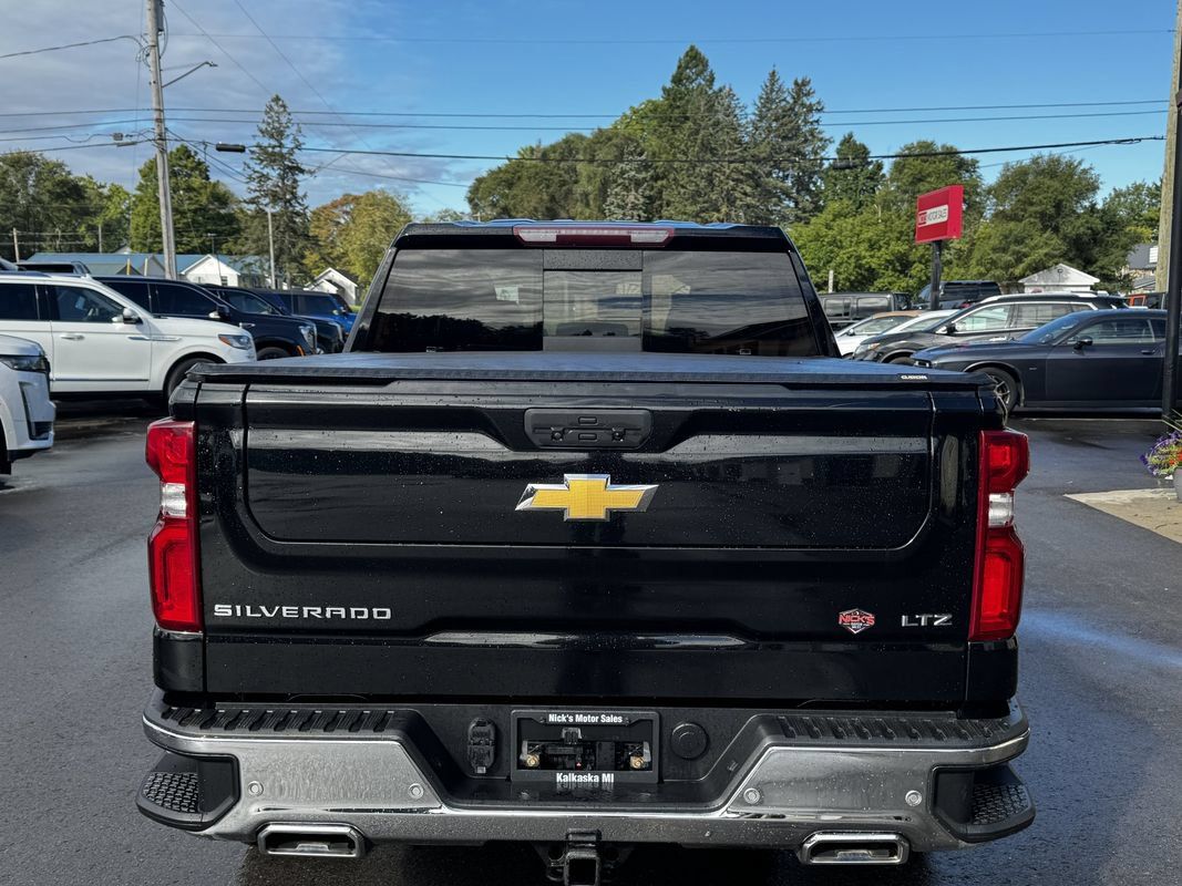 Used 2021 Chevrolet Silverado 1500 LTZ AWD/4WD image 5