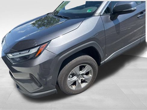 Used 2025 Toyota RAV4 XLE AWD/4WD image 2