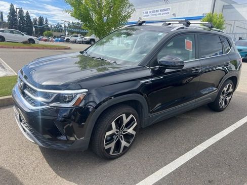 Used 2022 Volkswagen Taos SEL image 1