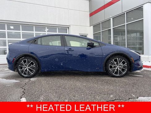 Used 2025 Toyota Prius XLE image 1