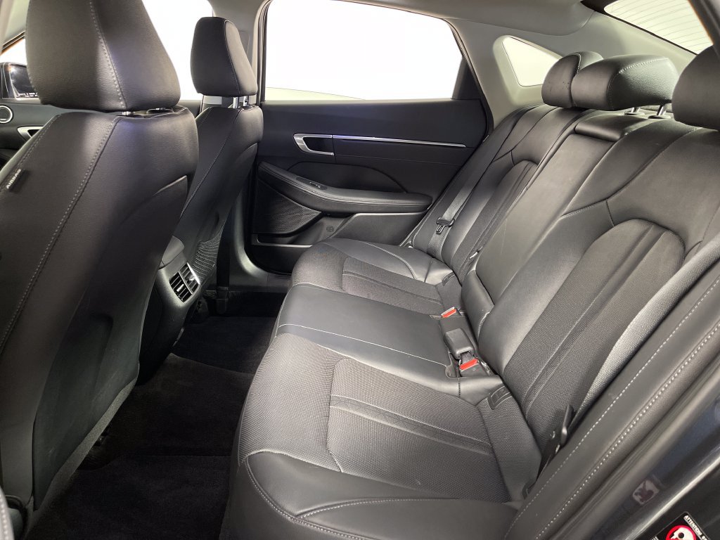 Certified 2022 Hyundai Sonata Limited FWD image 13