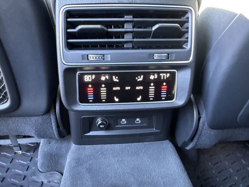 Used 2023 Audi Q7 3.0T Prestige image 23