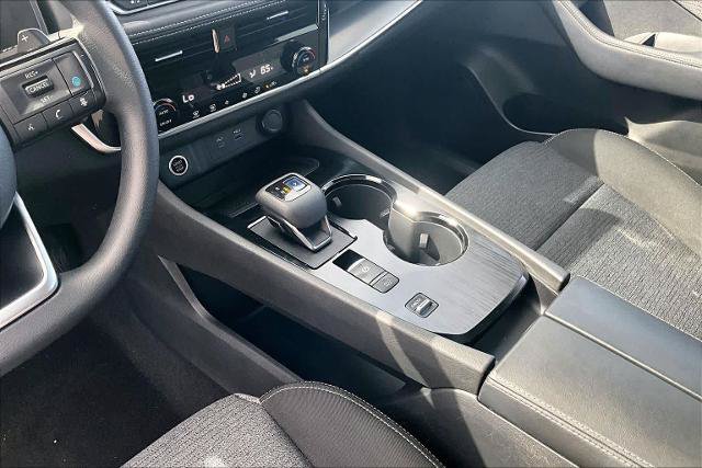 Certified 2022 Nissan Rogue SV FWD image 16