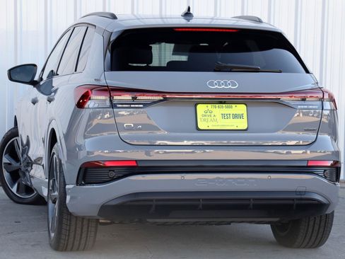 Used 2024 Audi Q4 e-tron Premium Plus w/ Premium Plus image 6