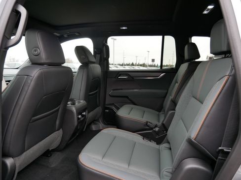 New 2026 GMC Acadia AT4 w/ Luxury Package AWD/4WD image 17