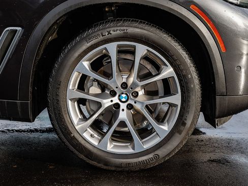 Used 2023 BMW X5 xDrive40i w/ Parking Assistance Package image 9