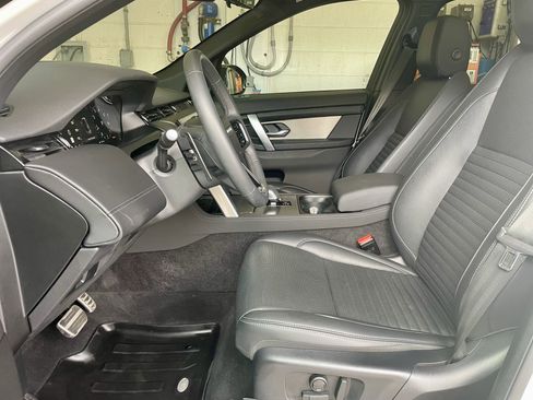 Certified 2024 Land Rover Discovery Sport Dynamic SE image 14