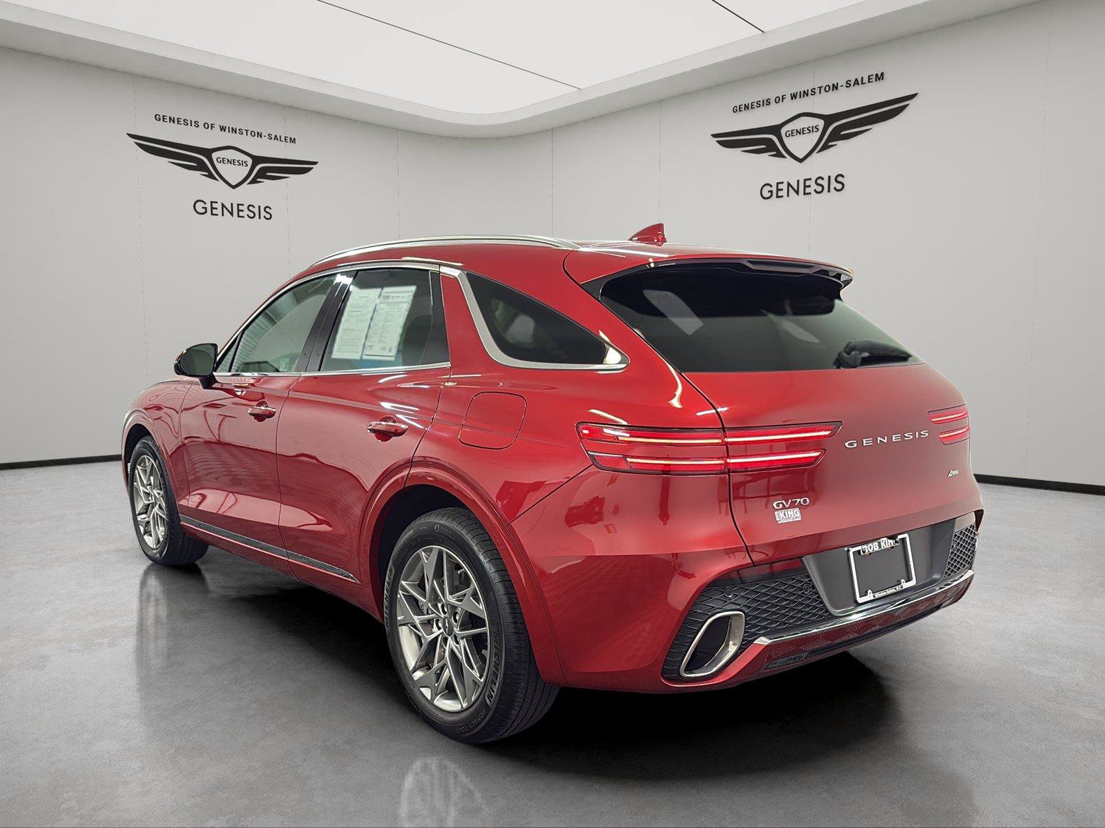 Used 2025 Genesis GV70 2.5T w/ Advanced Package AWD/4WD image 3