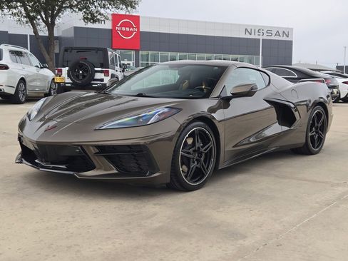 Used 2020 Chevrolet Corvette Stingray Preferred Cpe w/ 2LT Preferred Equipment Group image 3