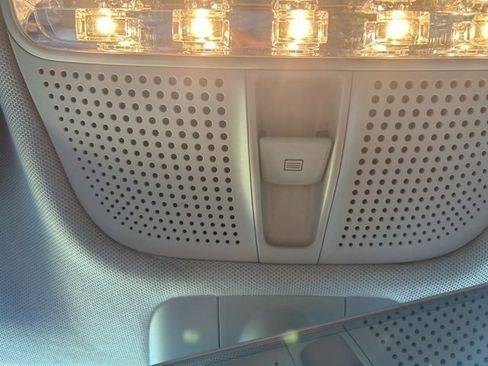 Used 2020 Mercedes-Benz C 300 Sedan image 18