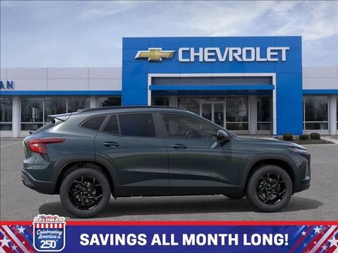 New 2026 Chevrolet Trax LT w/ Driver Confidence Package FWD image 5