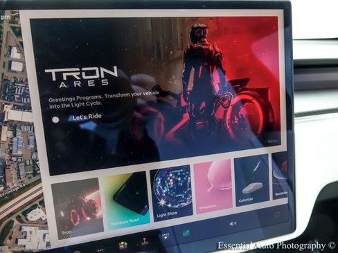 Used 2022 Tesla Model S Plaid image 26