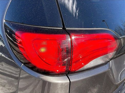 Used 2023 Chrysler Voyager LX image 29