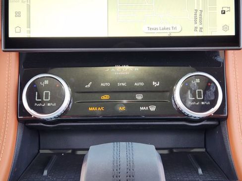 Used 2026 Jaguar F-PACE R-Dynamic S image 15