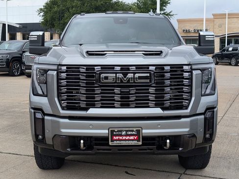 Used 2024 GMC Sierra 2500 Denali Ultimate AWD/4WD image 6