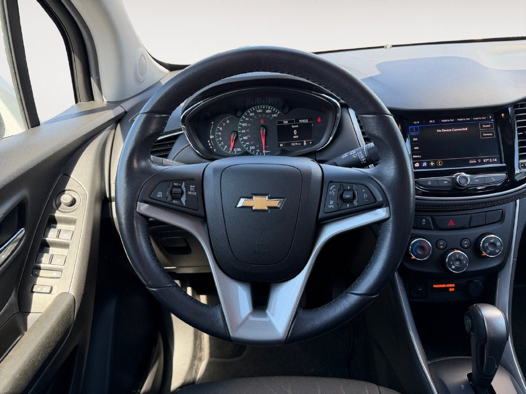 Used 2022 Chevrolet Trax LT w/ LT Convenience Package AWD/4WD image 14