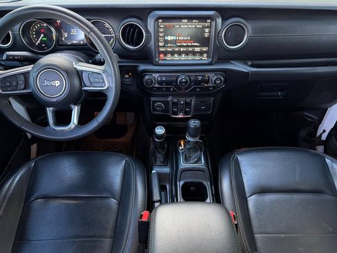 Used 2023 Jeep Wrangler Unlimited Sahara AWD/4WD image 15