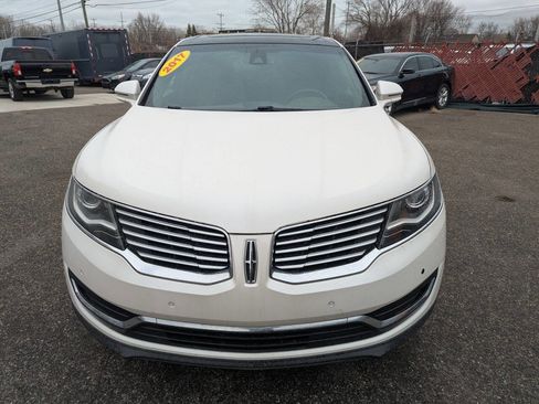 Used 2017 Lincoln MKX Reserve w/ Driver Assistance Package AWD/4WD image 2