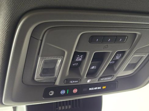 Used 2023 Chevrolet Silverado 1500 LTZ image 40