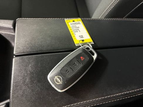 Used 2023 Nissan Rogue S AWD/4WD image 36