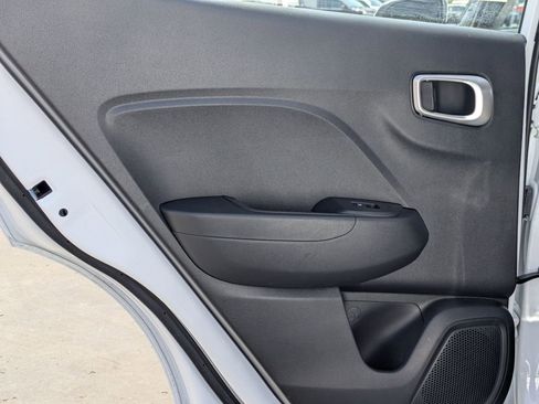 Used 2025 Hyundai Venue SEL FWD image 26