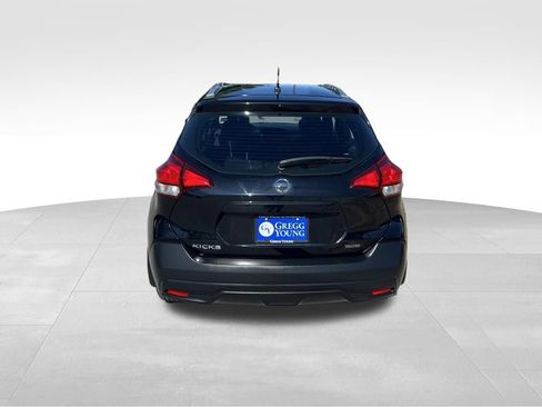 Used 2018 Nissan Kicks S FWD image 5