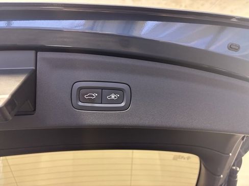 Used 2021 Polestar Polestar 2 w/ Performance Package image 11