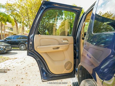 Used 2009 Cadillac Escalade AWD image 48