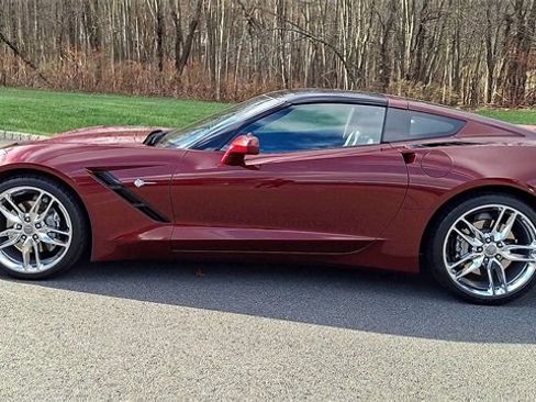 Used 2019 Chevrolet Corvette Stingray Coupe w/ 2LT Preferred Equipment Group image 5