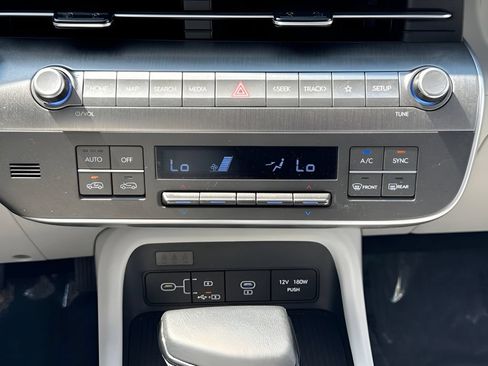 Used 2025 Hyundai Kona SEL FWD image 17