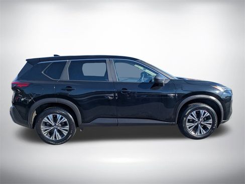 Used 2023 Nissan Rogue SV image 2