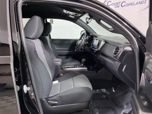 Certified 2023 Toyota Tacoma TRD Off-Road image 8