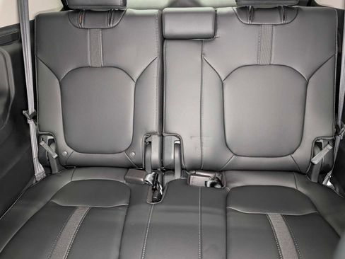 Certified 2025 Honda Pilot Touring image 24