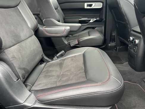 Used 2023 Ford Explorer ST-Line w/ Class IV Trailer Tow Package image 16