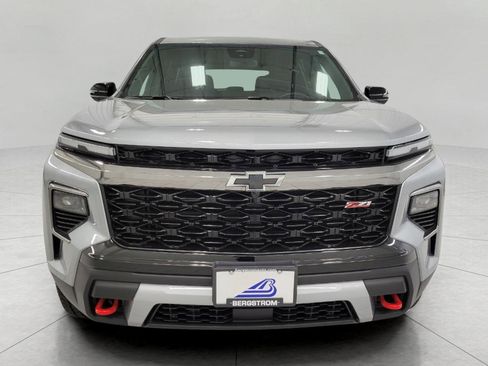 Used 2025 Chevrolet Traverse Z71 w/ LPO, Floor Liner Package AWD/4WD image 12
