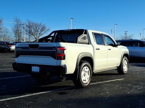Certified 2024 Nissan Frontier SV w/ Hardbody Edition image 4