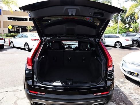 Used 2019 Cadillac XT4 Premium Luxury FWD image 9
