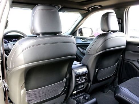 New 2025 Jeep Grand Cherokee L Altitude RWD image 17
