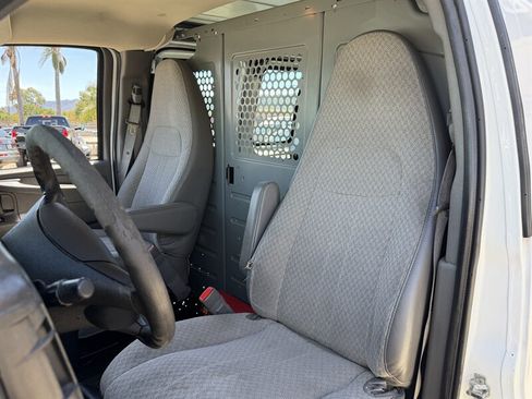 Used 2014 GMC Savana 2500 RWD image 11