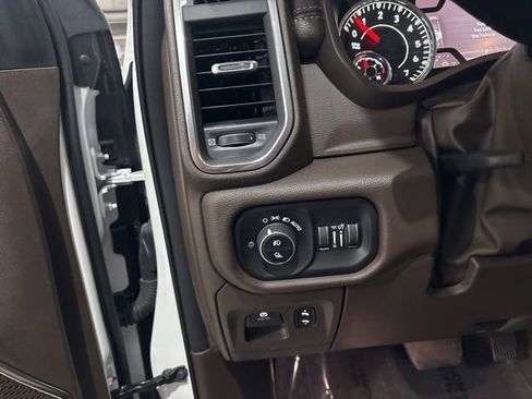 Used 2025 RAM 1500 Laramie AWD/4WD image 14